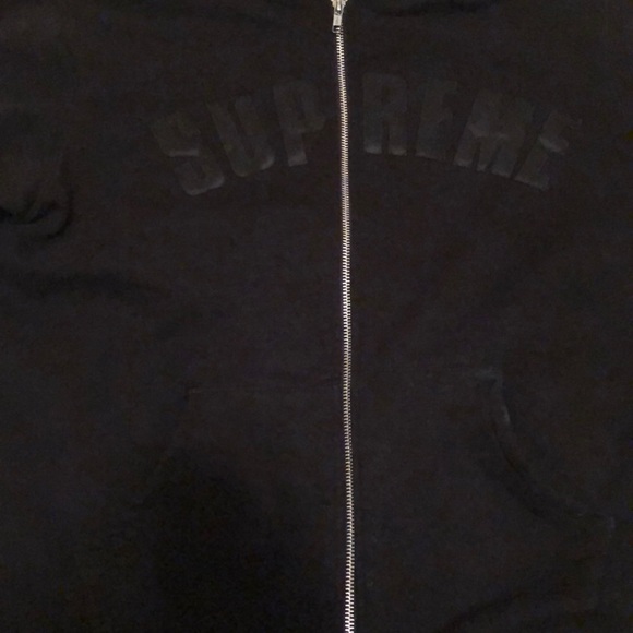 Supreme Hoodie - Picture 4 of 4